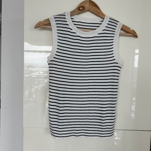 Classic Tank Striped Top NWT - Picture 1 of 2
